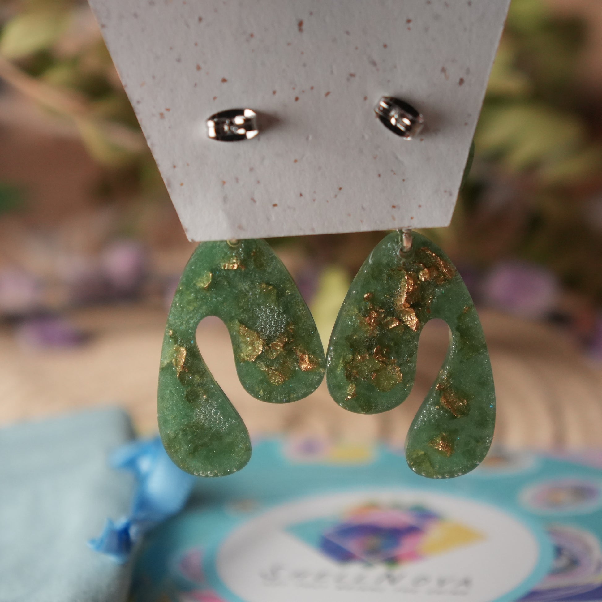 Seabed Sparkle - Stud Earrings