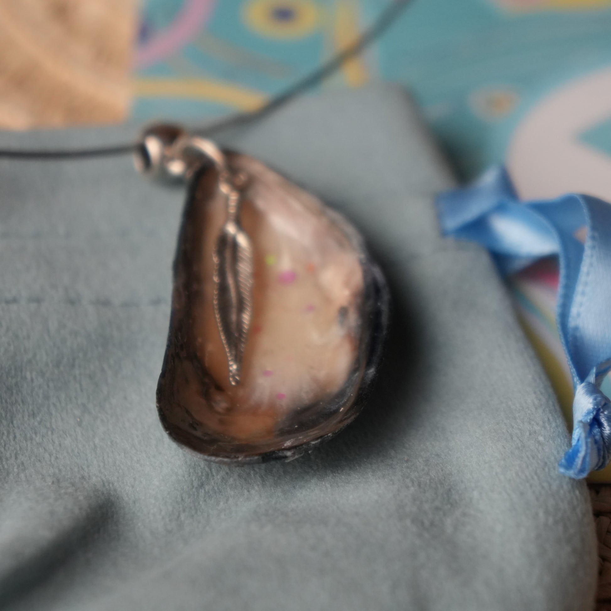 Mussel Shell Resin Necklace – Ocean Collection